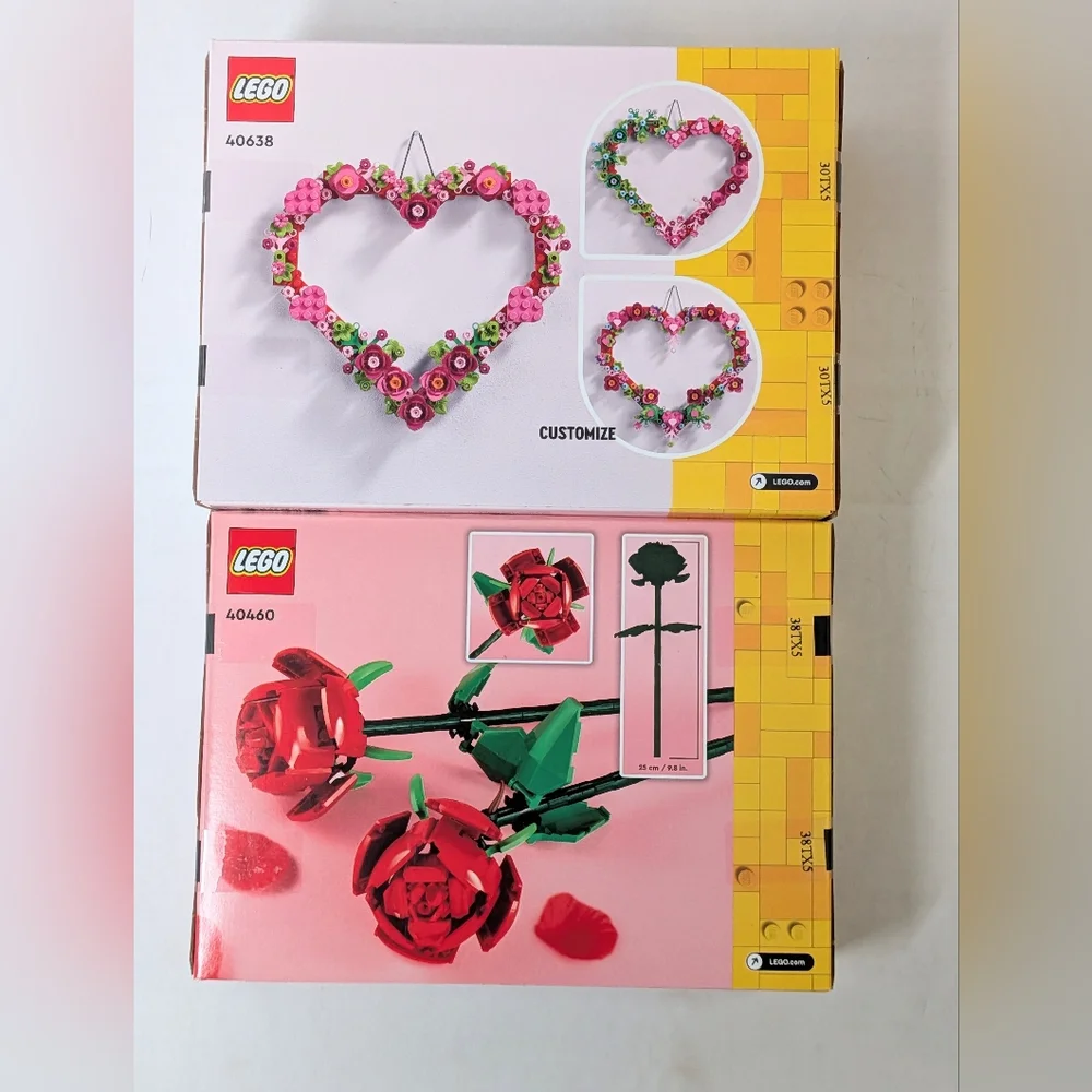 LEGO Floral Heart Wreath & Roses